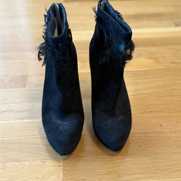 Michael Kors Elegant Black Feather Ankle Boots - Picture 3 of 13